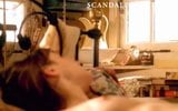 Emily Mortimer nue à la maison sur scandalplanet.com snapshot 3