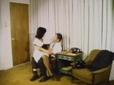 Kasut tumit bertumit dan nilon hitam (1967) snapshot 11
