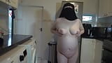 Tanzen, komplett nackt in Niqab snapshot 5