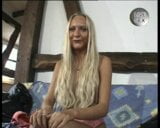 Blonde Blondine bekommt alles in ihre enge nasse Muschi! snapshot 7