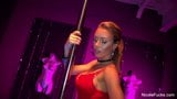 Nicole Aniston, lesbiche nello strip club snapshot 2