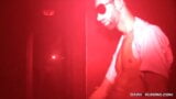 Darkcruising.com - un gay sexy se fait baiser dans les coulisses snapshot 2