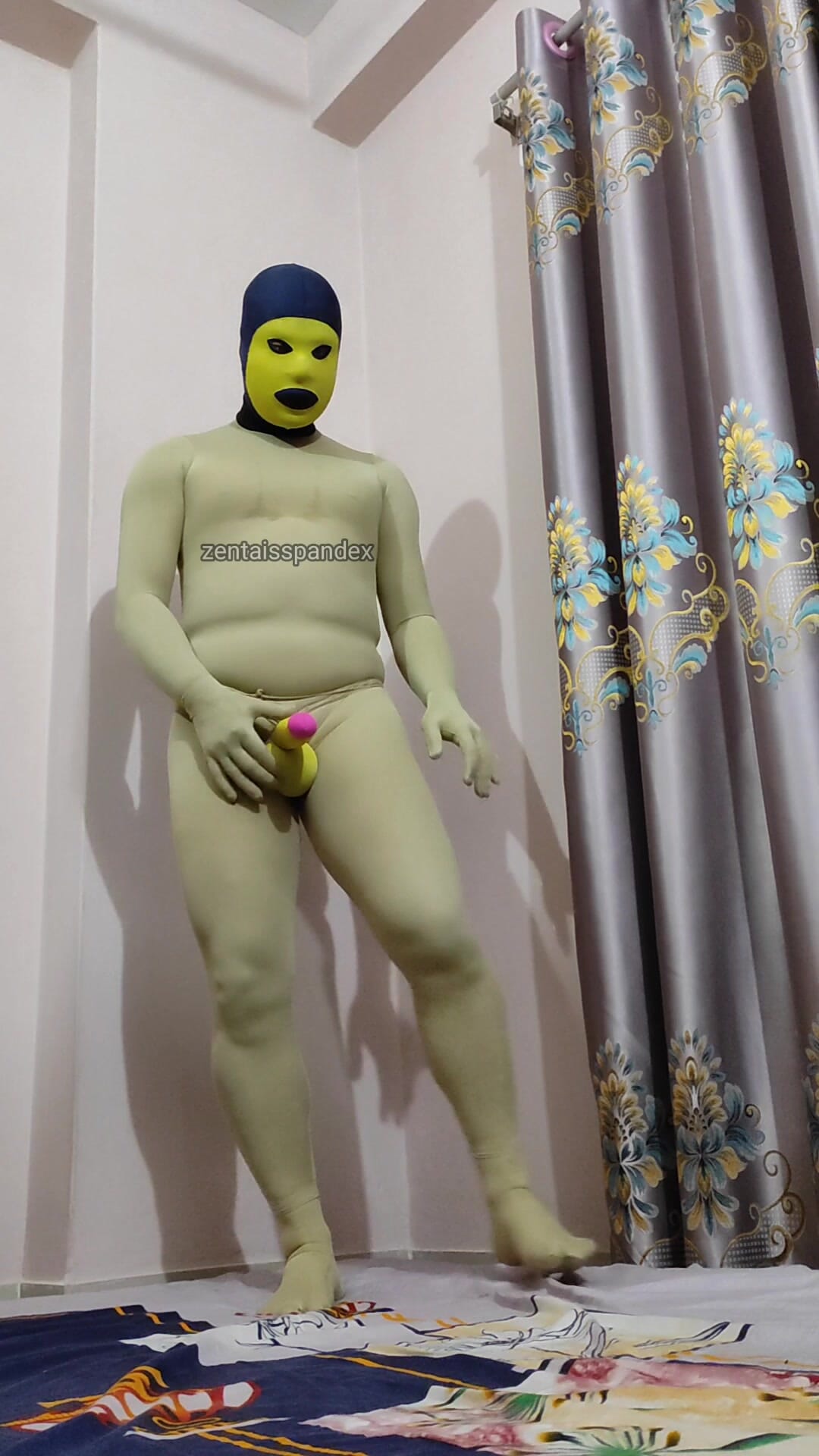 Фотосессия Zentai BTS за увеличение пениса