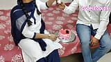 Teman sekolah Komal memotong kue untuk merayakan dua bulan snapshot 4