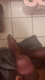 मेरे पैरों पर हैण्डजॉब जो चाटने के लिए आता है snapshot 2