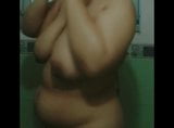 Fat wife taking bath with soap snapshot 9