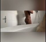 Teman lelaki mengintip saya semasa mandi snapshot 11
