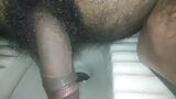 Sexy indio daci chico mostrando gran tamaño de polla en baño y paja uso solo snapshot 5