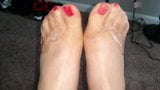 my cummy PANTYHOSE feet! snapshot 5