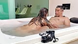 Novia follando caliente en la bañera y chupando caliente snapshot 5