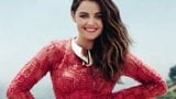 Lucy Hale gegen Emma Robert rd 1 Wichs-Herausforderung snapshot 2