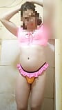 Carol Vittar dans un bikini rose sensuel snapshot 12