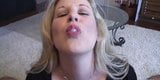 Une blonde sexy suce une bite monstrueuse snapshot 20