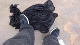 Sapatos limpos no vestido preto molhado 7 snapshot 4