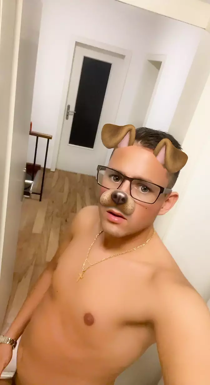 Schnell Wichsen Vorm Duschen D: German Gay Tattoo Amateur Porn