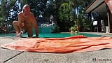 Fiesta desnuda en la piscina en la villa en Pattaya - pareja rusa amateur snapshot 18