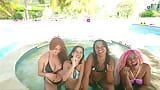 las mejores masturbaciones de latians en piscina GGmansion snapshot 2