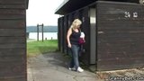 Blonde Oma mit dicken Möpsen reitet seinen Schwanz snapshot 2