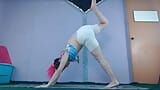 Flash da transmissão ao vivo para iniciantes em ioga - latina com peitos grandes snapshot 11