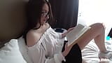 Heiße stiefschwester liest ein buch und spielt mit meinem schwanz - anny Walker snapshot 1