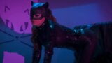 Catwoman porno - Madelyn Marie en Alexa Nicole neuken twee kerels tijdens rollenspel seks snapshot 2