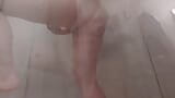 Locked Cuck peut regarder la douche chaude de sa femme ! snapshot 18