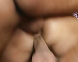 बड़े स्तनों वाली और जंगली जर्मन महिलाएं लिविंग रूम में दो सख्त चोदने वाले साझा कर रही हैं snapshot 22