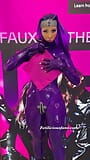 Miss Fetilicious latex-catsuit polieren snapshot 4