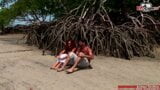 Gadis berambut merah kurus dengan payudara kecil bercinta di pantai snapshot 3