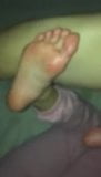 Footjob met vriendin voeten 's nachts snapshot 7