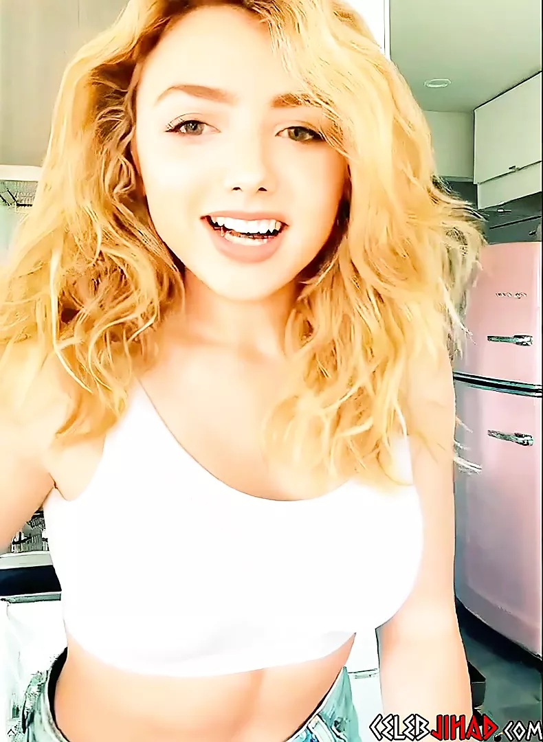 Fotos de peyton list desnuda
