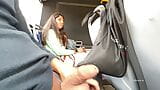 Bir kadın yabancı mastürbasyon yaptı ve insanlarla dolu bir halk otobüsünde sikimi emdi snapshot 1