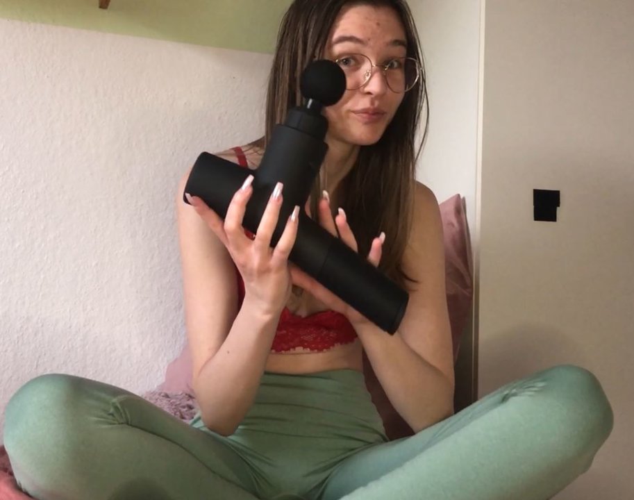 Free watch & Download NEVER SEEN BEFORE!! EXTREME MASSAGE GUN MASTURBATION!!! 18yo German Skinny Teen with small tits and big Labia