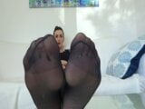 Леди Виктория Valente: нюхаю мои ступни! snapshot 2