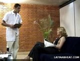 Latina Adriana pronkt met haar tieten snapshot 4