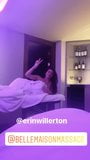 Erin Willerton en een brunette vriendin in de salon na een massage snapshot 3