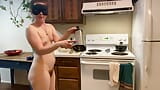 ¡La elegante Trashy Ho usa un collar y cocina putitas! Desnuda en la cocina- episodio 77 snapshot 10