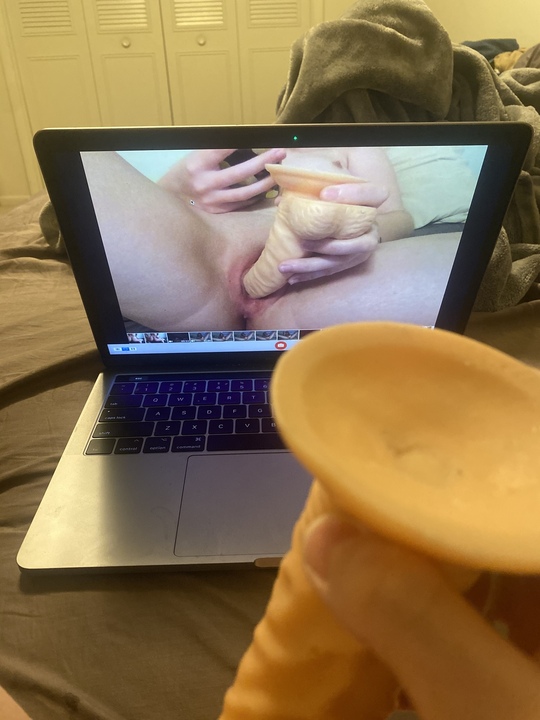 Amateur Dildo Webcam Fun