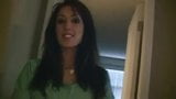 Prachtige brunette hottie geeft pijpbeurt en neemt sperma in het gezicht snapshot 4