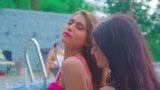 欲求不満のインド人有名レズビアンbhabhiの屋外プールセックス snapshot 3