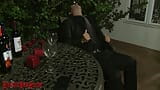 Erotique Entertainment - velas, tacones altos de vino y velada de sexo con pies - Eric John y Holiday Presley, película erotiquefetish snapshot 1