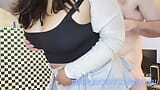 Novia asiática con enormes tetas naturales está inclinada y follada mientras sus tetas rebotan arriba y abajo snapshot 2