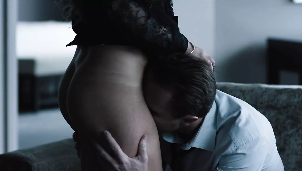 Riley keough sex
