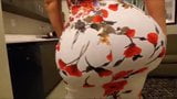 Grande bunda milf cavalga pau até o orgasmo snapshot 2