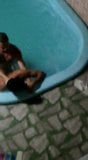 Flagra na piscina snapshot 3