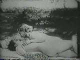 Lesbianas y cazador en el bosque - alrededor de 1950 snapshot 5