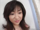 Une MILF asiatique suce une bite en POV snapshot 1