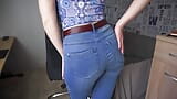 Blue jeans, culo provoca en espalda completa snapshot 15