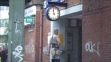 Plastikschlampe: plastica + pannolini in pubblico alla stazione ferroviaria snapshot 8