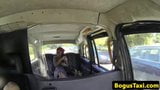 Freches gepierctes Eurobabe fickt Taxifahrer snapshot 1